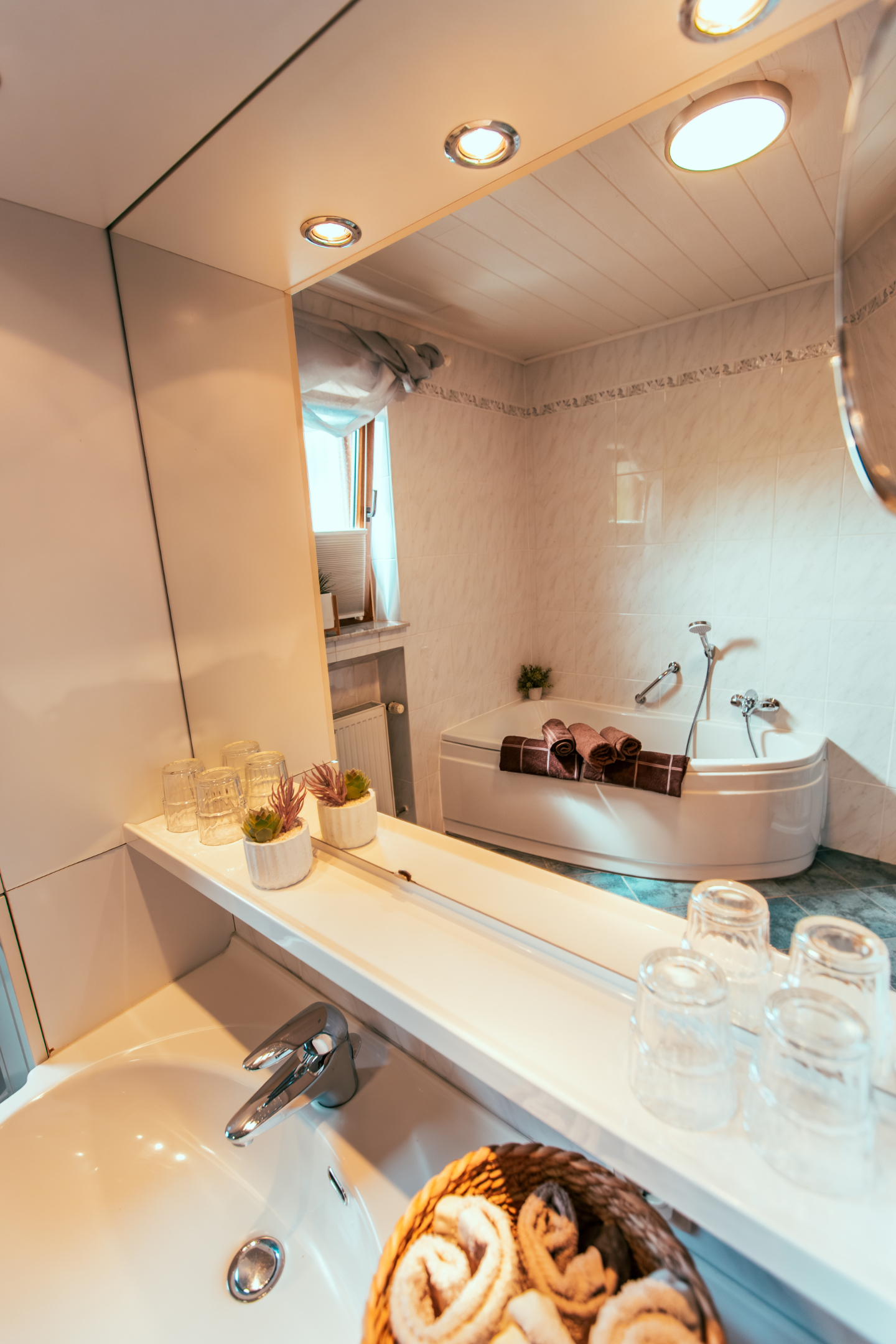 Ferienwohnung, Eifel, Urlaub, großes Bad, Badewanne